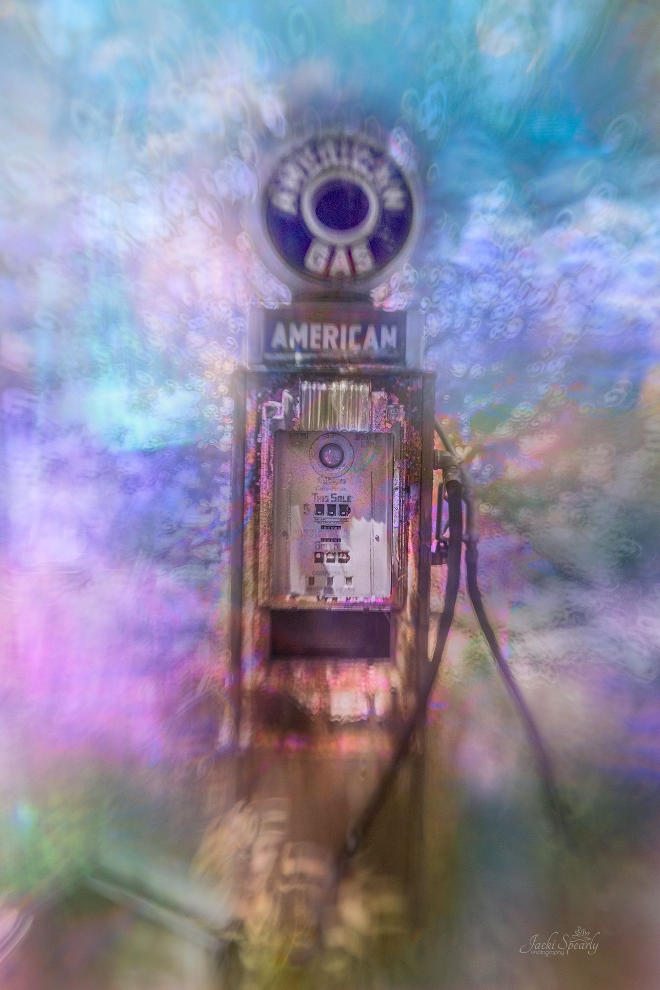 2024 0701 Maine Sculpture Garden Ant Gas Pump Dgii Swirl 4 W Omni Glass Layers 2000ls